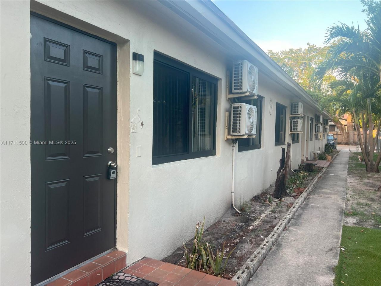 5520 NE 1st Ct, Miami, FL 33137 Photo