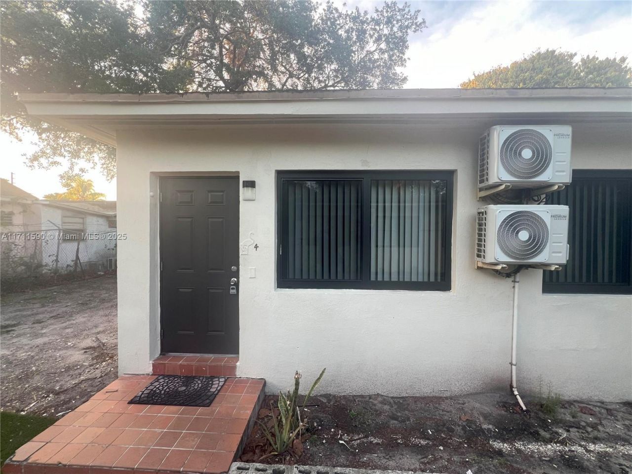 5520 NE 1st Ct, Miami, FL 33137 Photo