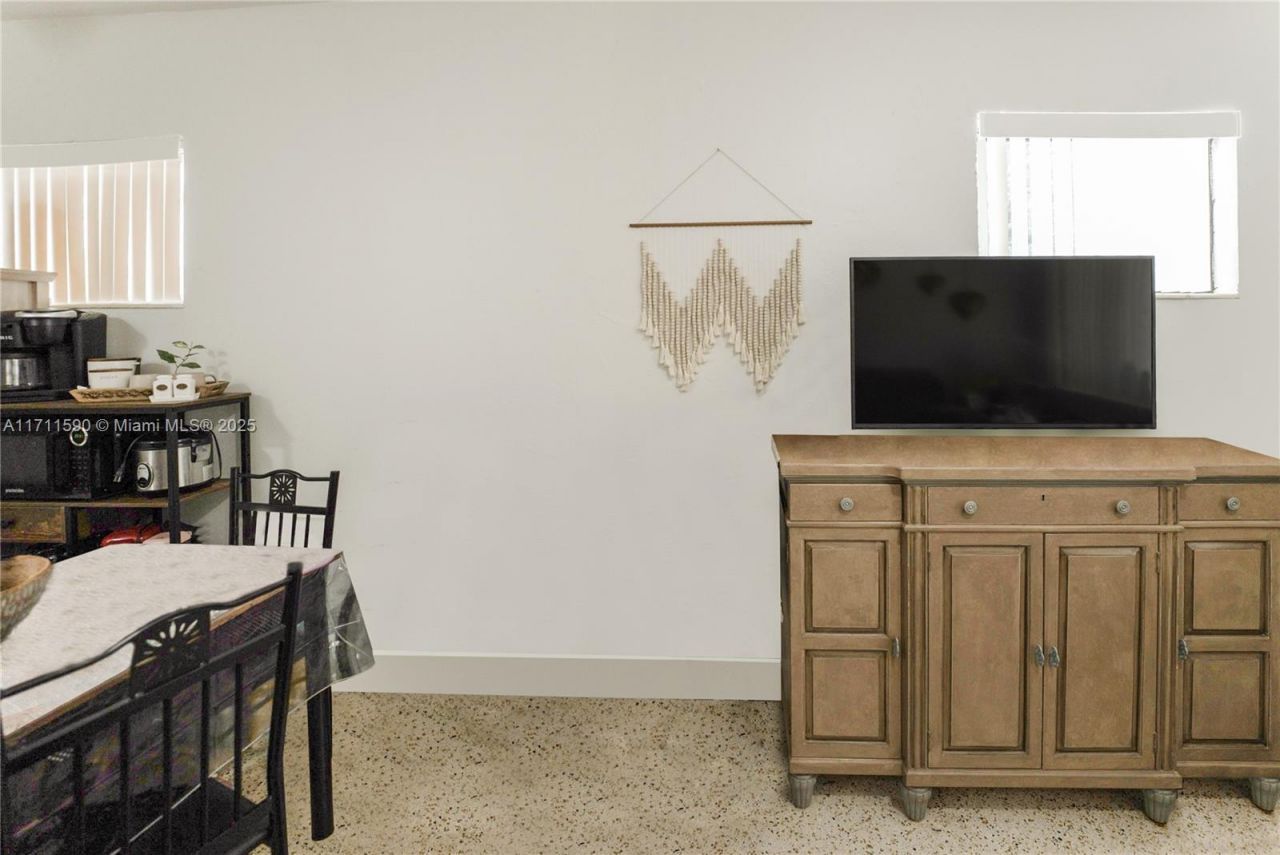 5520 NE 1st Ct, Miami, FL 33137 Photo