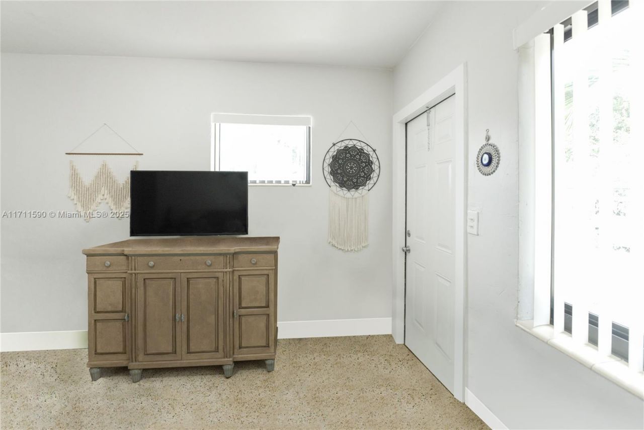 5520 NE 1st Ct, Miami, FL 33137 Photo