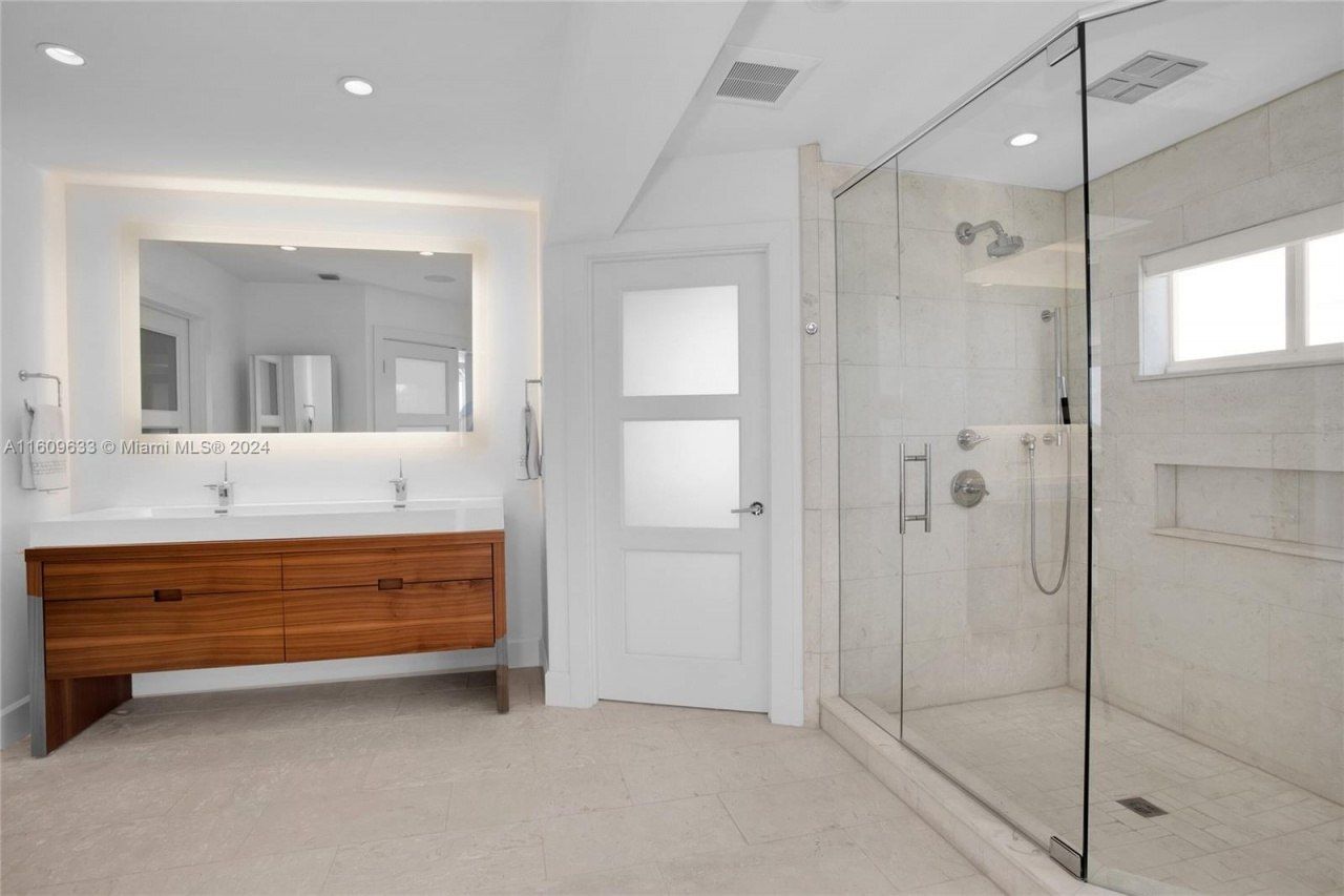 30 Ocean Front Drive, Key Largo, FL 33037 Photo