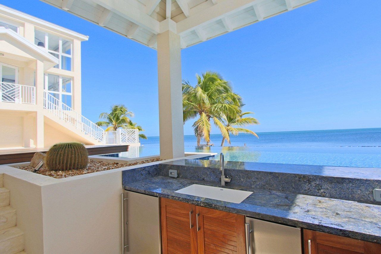 30 Ocean Front Drive, Key Largo, FL 33037 Photo