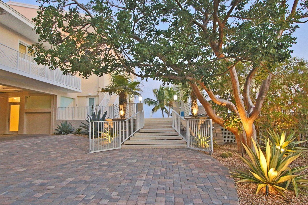 30 Ocean Front Drive, Key Largo, FL 33037 Photo