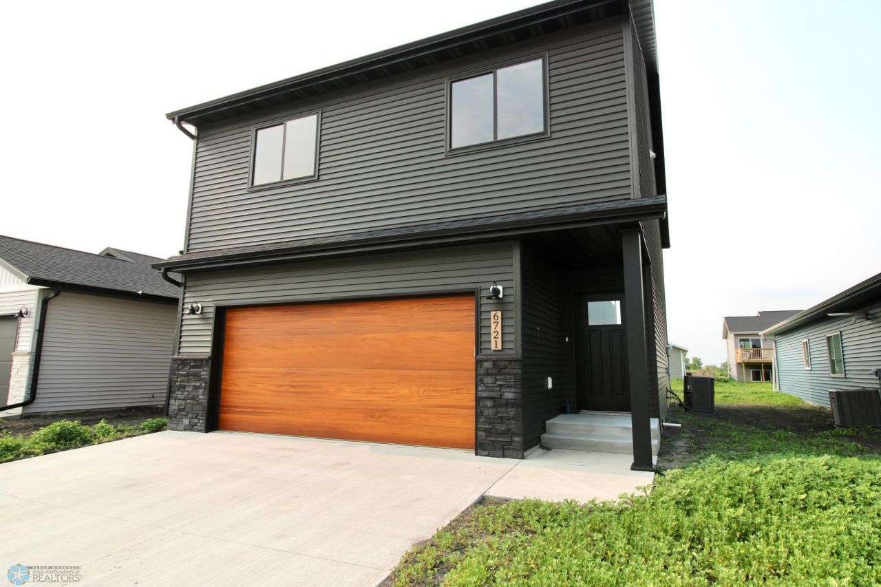 6721 67th Avenue S, Horace, ND 58047 Main Photo