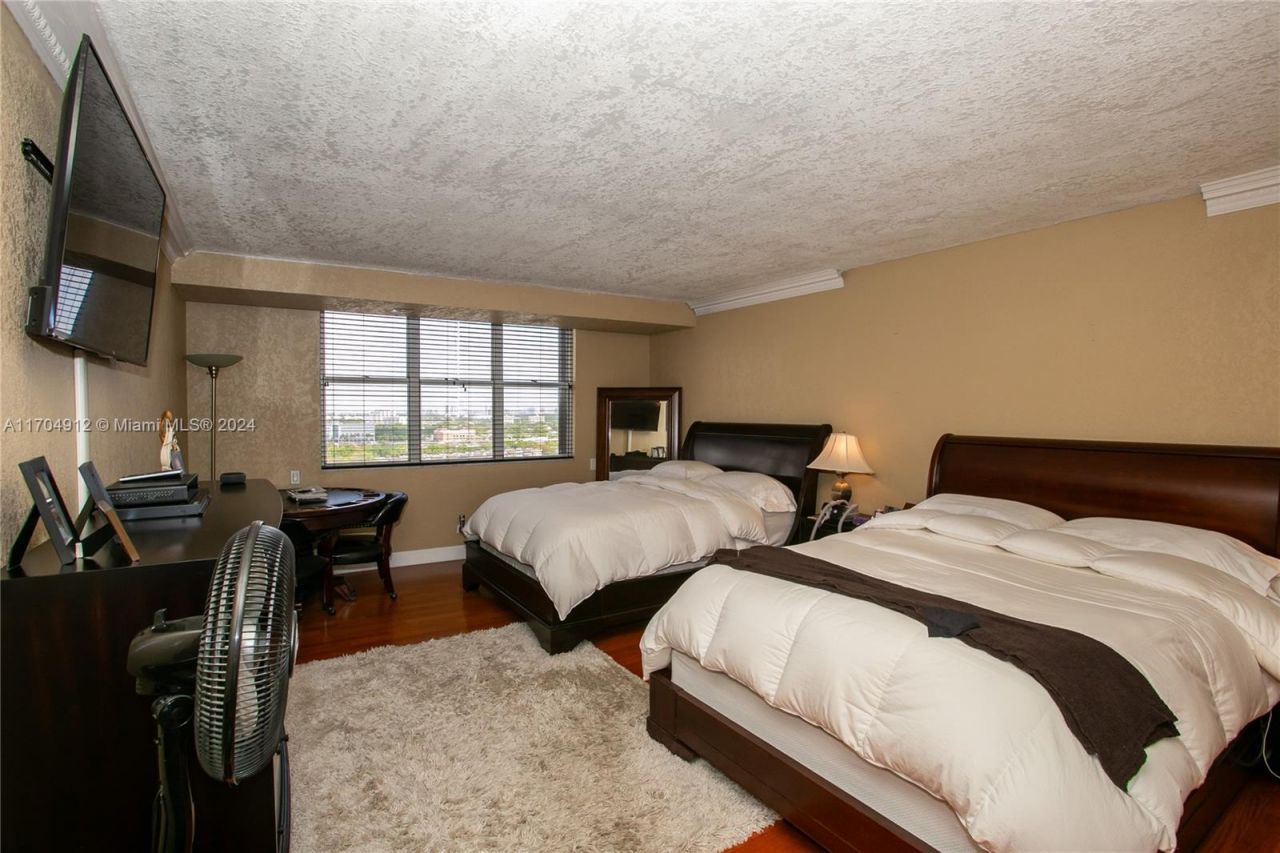 1800 NE 114th St, Unit 1911, Miami, FL 33181 Photo