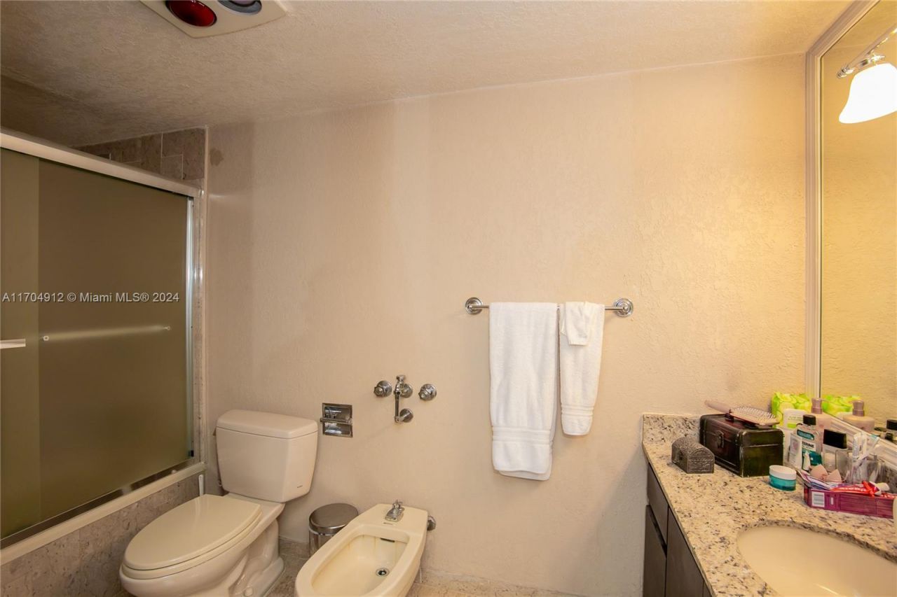 1800 NE 114th St, Unit 1911, Miami, FL 33181 Photo