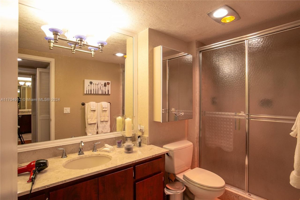 1800 NE 114th St, Unit 1911, Miami, FL 33181 Photo