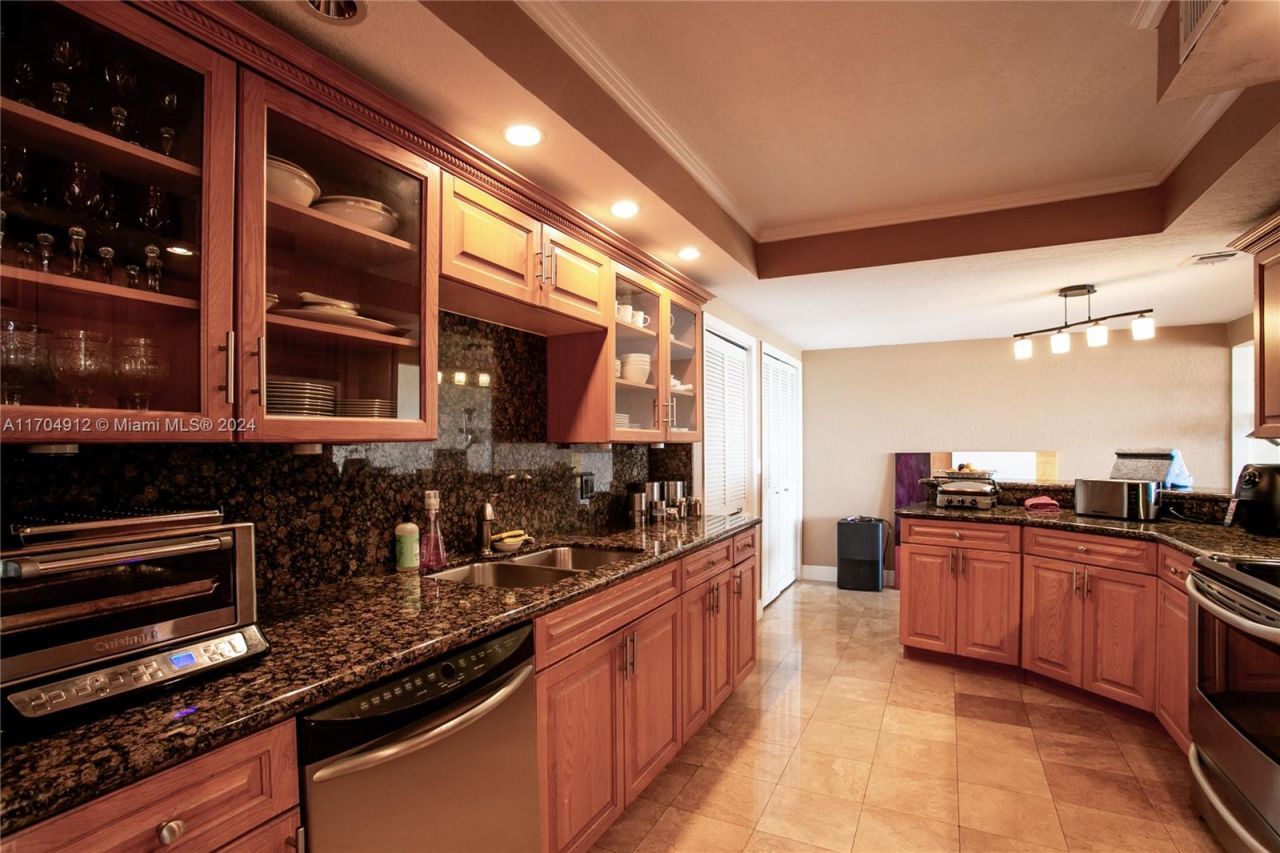 1800 NE 114th St, Unit 1911, Miami, FL 33181 Photo