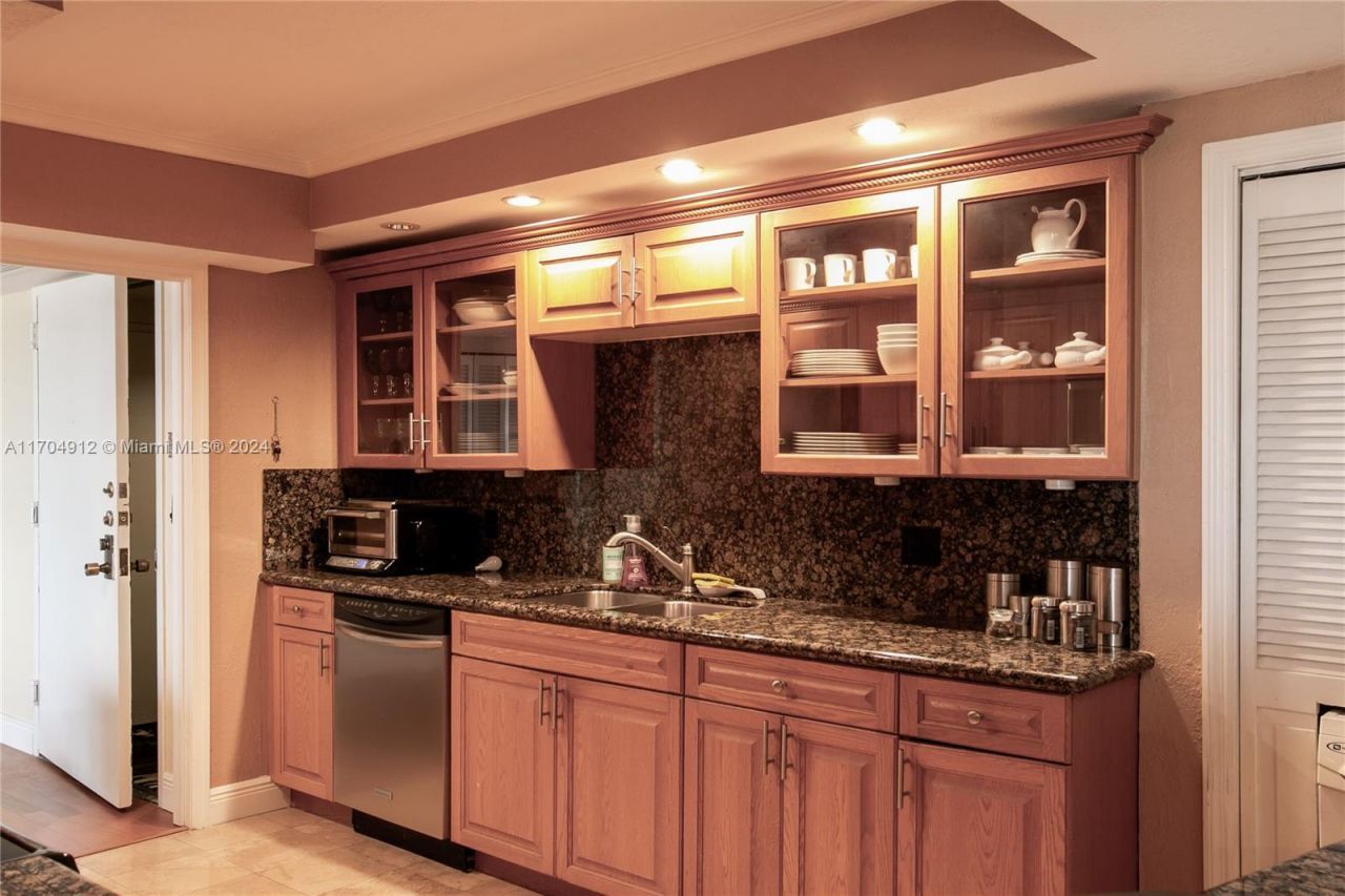 1800 NE 114th St, Unit 1911, Miami, FL 33181 Photo