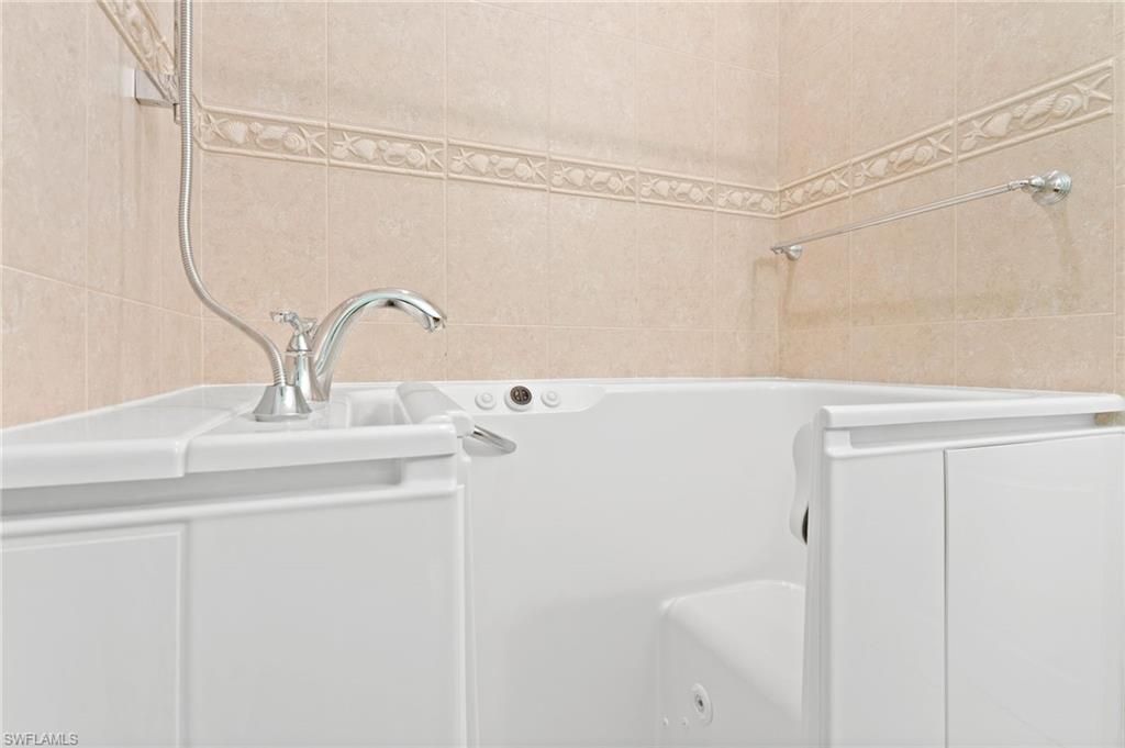 5793 Cape Harbour Dr, Unit 1414, Cape Coral, FL 33914 Photo