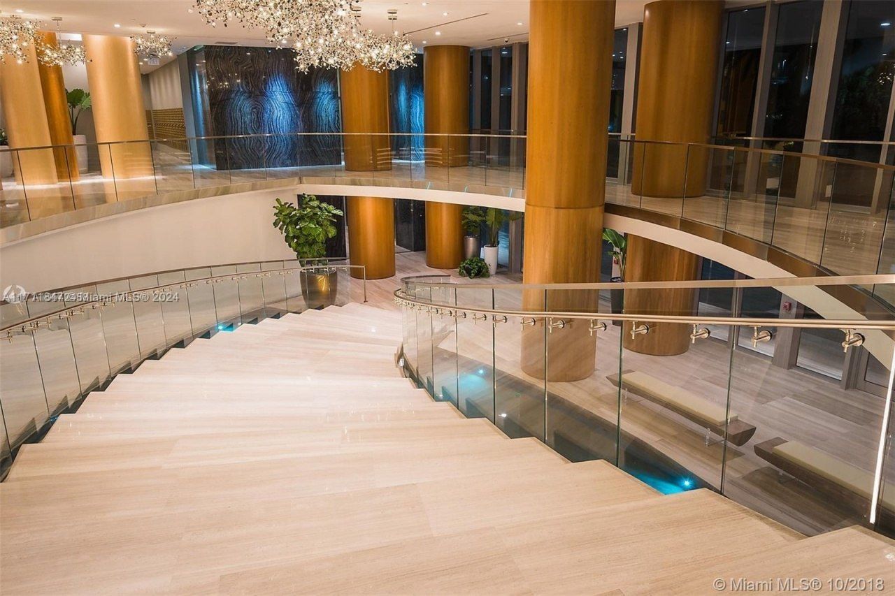 488 NE 18th St, Unit 2705, Miami, FL 33132 Photo