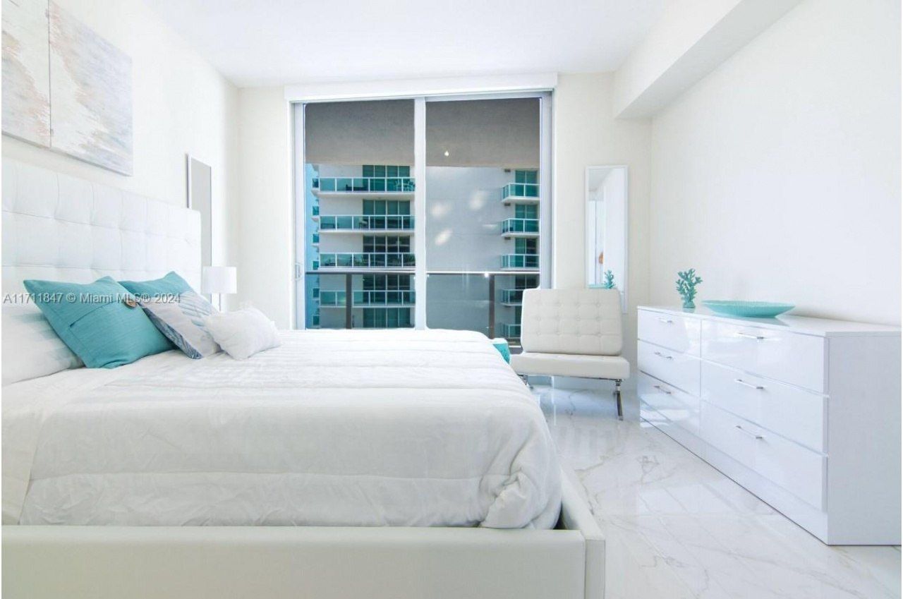 488 NE 18th St, Unit 2705, Miami, FL 33132 Photo