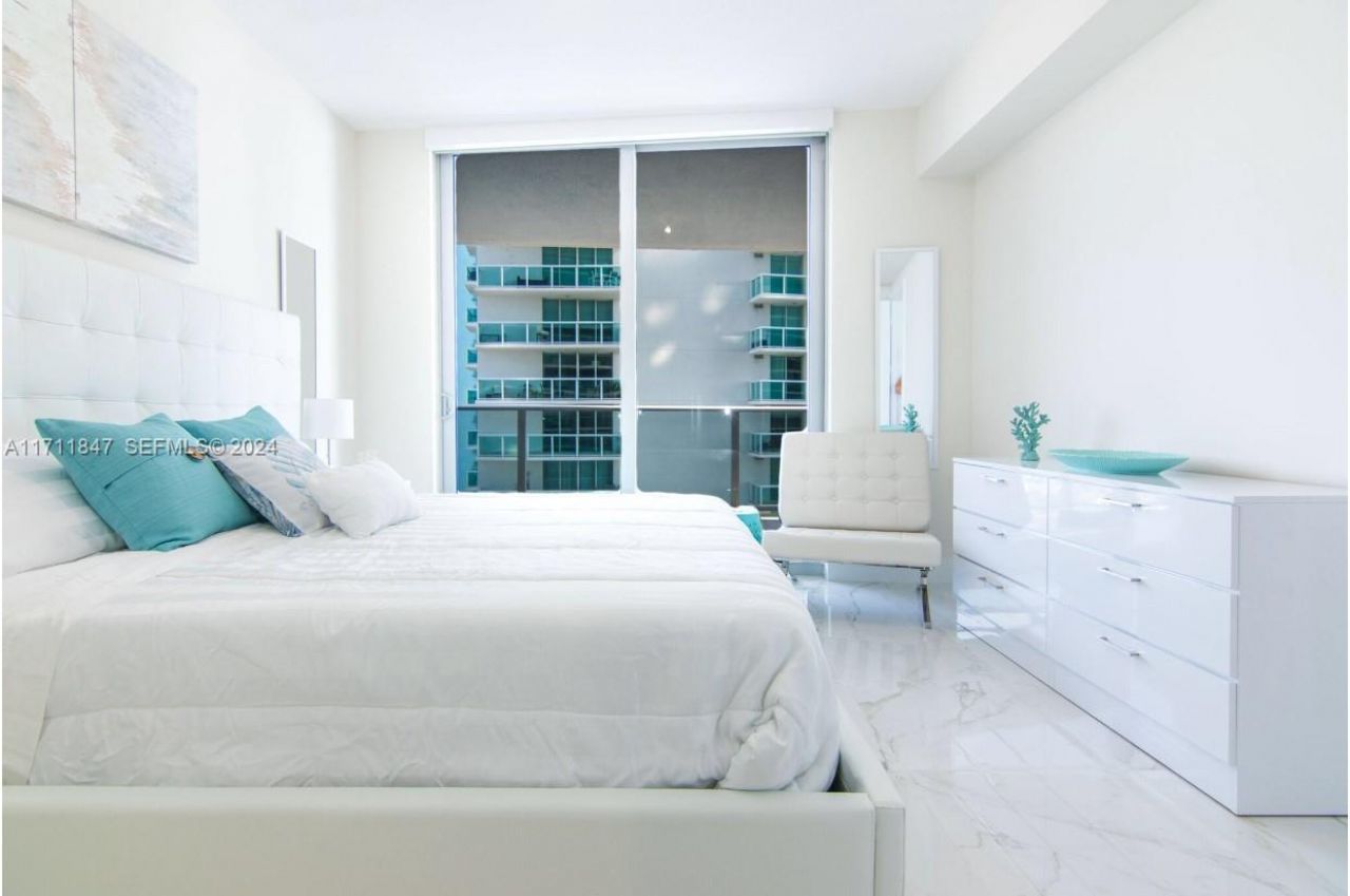 488 NE 18th St, Unit 2705, Miami, FL 33132 Photo