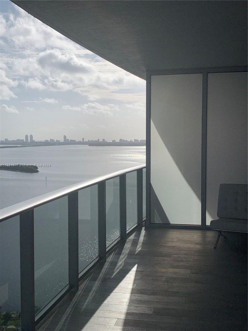 488 NE 18th St, Unit 2705, Miami, FL 33132 Photo