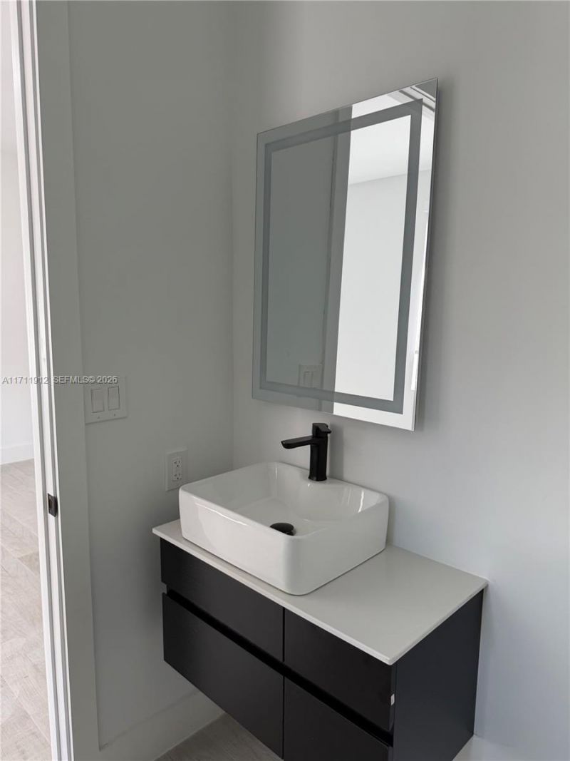 210 SE 10th St, Hallandale Beach, FL 33009 Photo