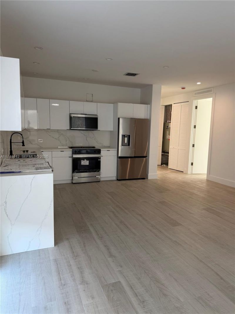 210 SE 10th St, Hallandale Beach, FL 33009 Photo