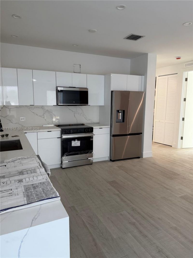 210 SE 10th St, Hallandale Beach, FL 33009 Photo