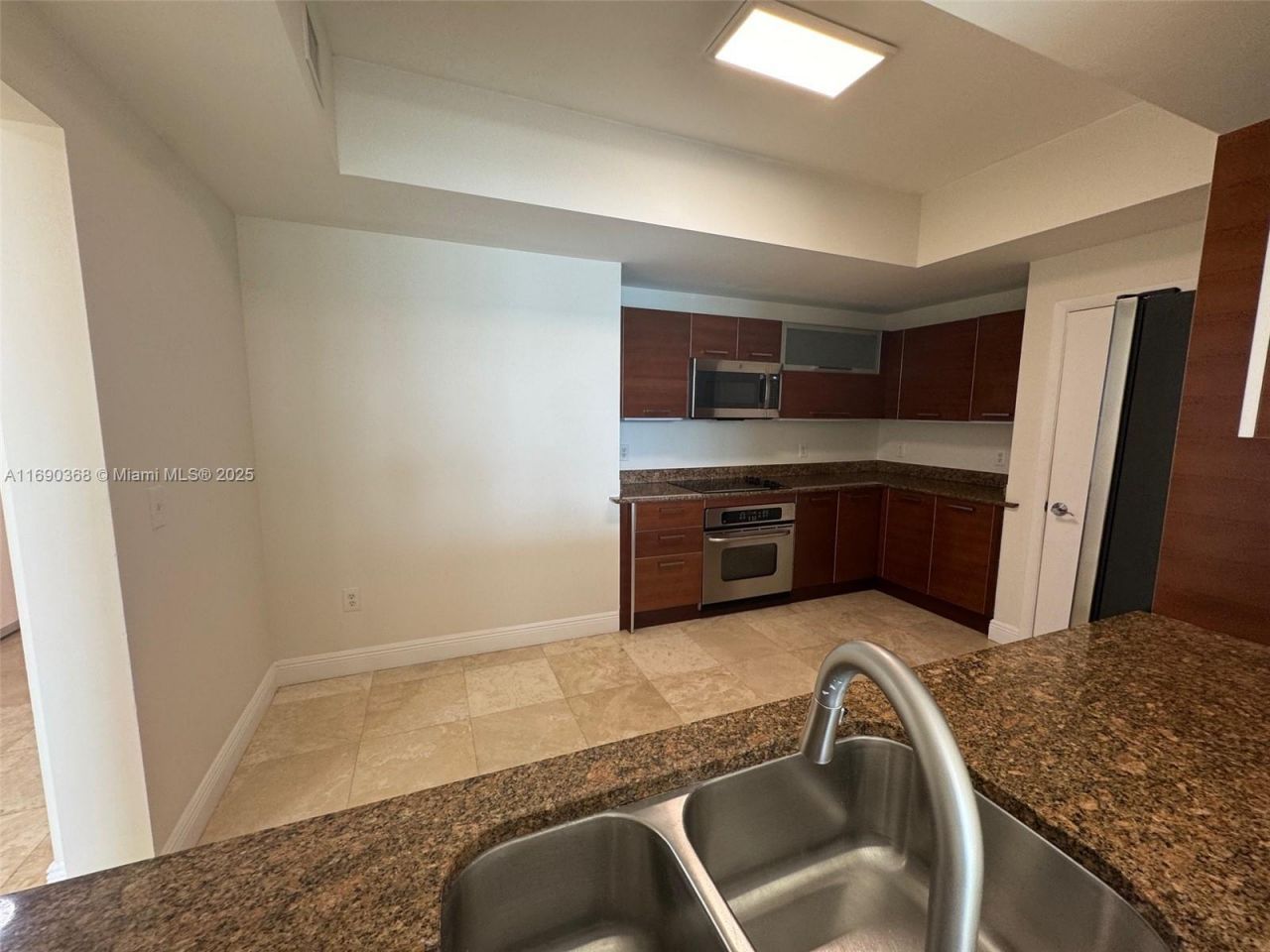 3330 NE 190 St, Unit 1215, Aventura, FL 33180 Photo