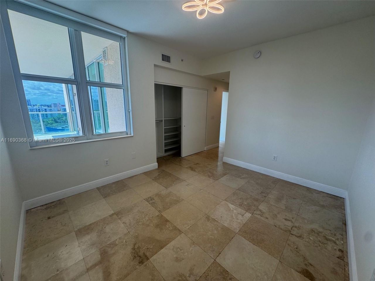 3330 NE 190 St, Unit 1215, Aventura, FL 33180 Photo