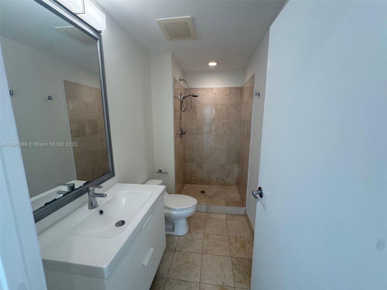 3330 NE 190 St, Unit 1215, Aventura, FL 33180 Photo