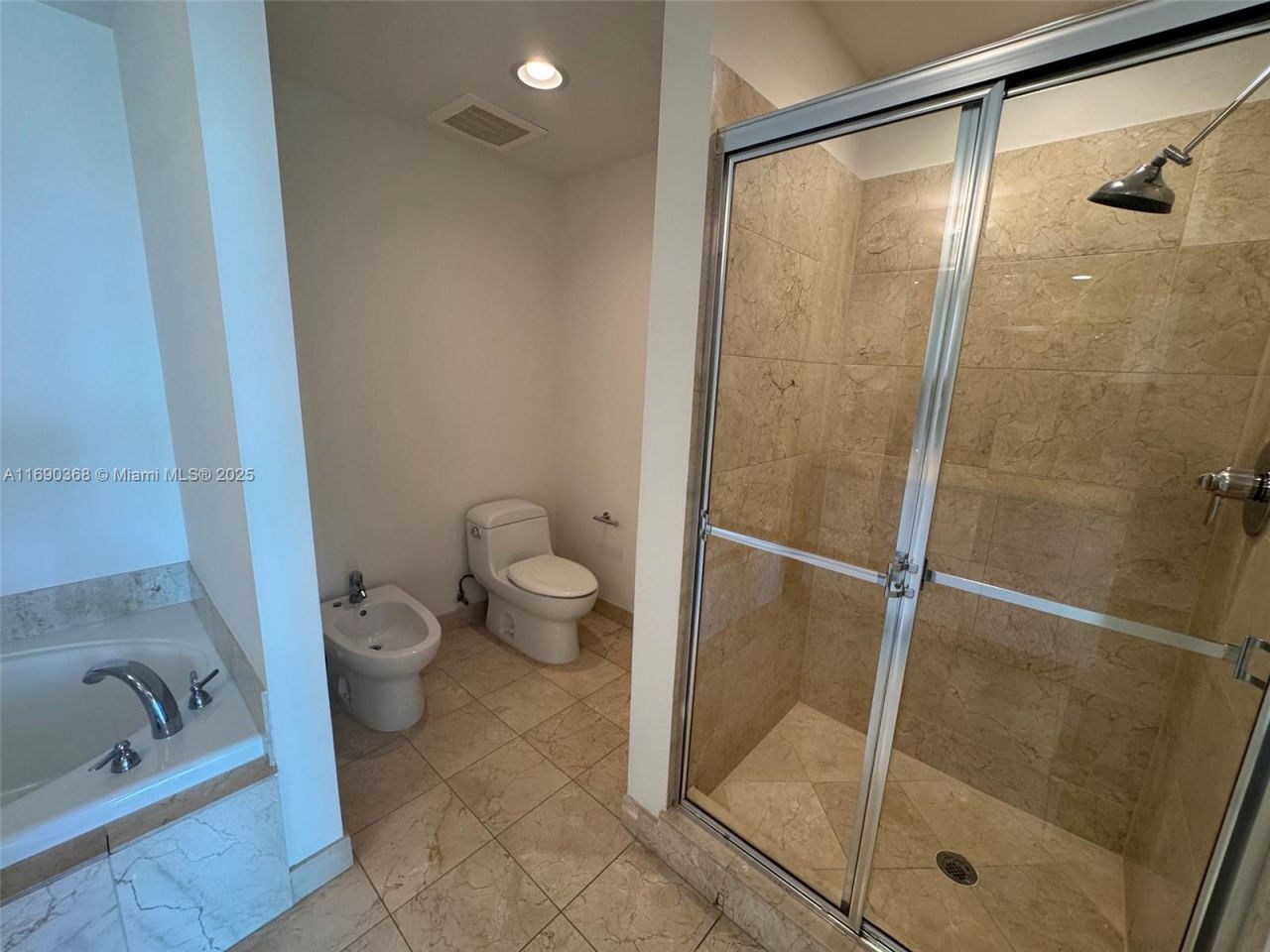 3330 NE 190 St, Unit 1215, Aventura, FL 33180 Photo