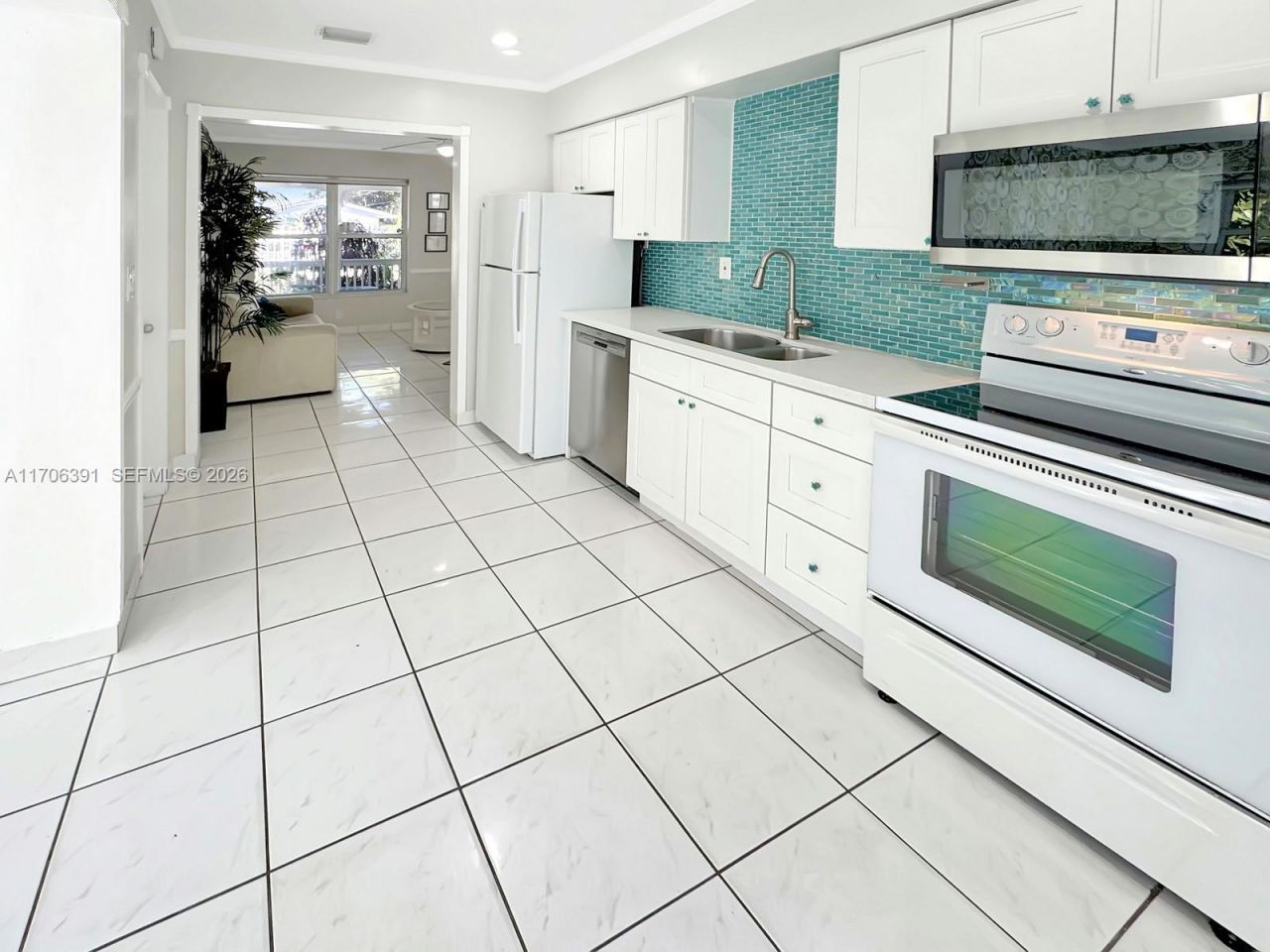 1820 SW 11th Ct, Fort Lauderdale, FL 33312 Photo