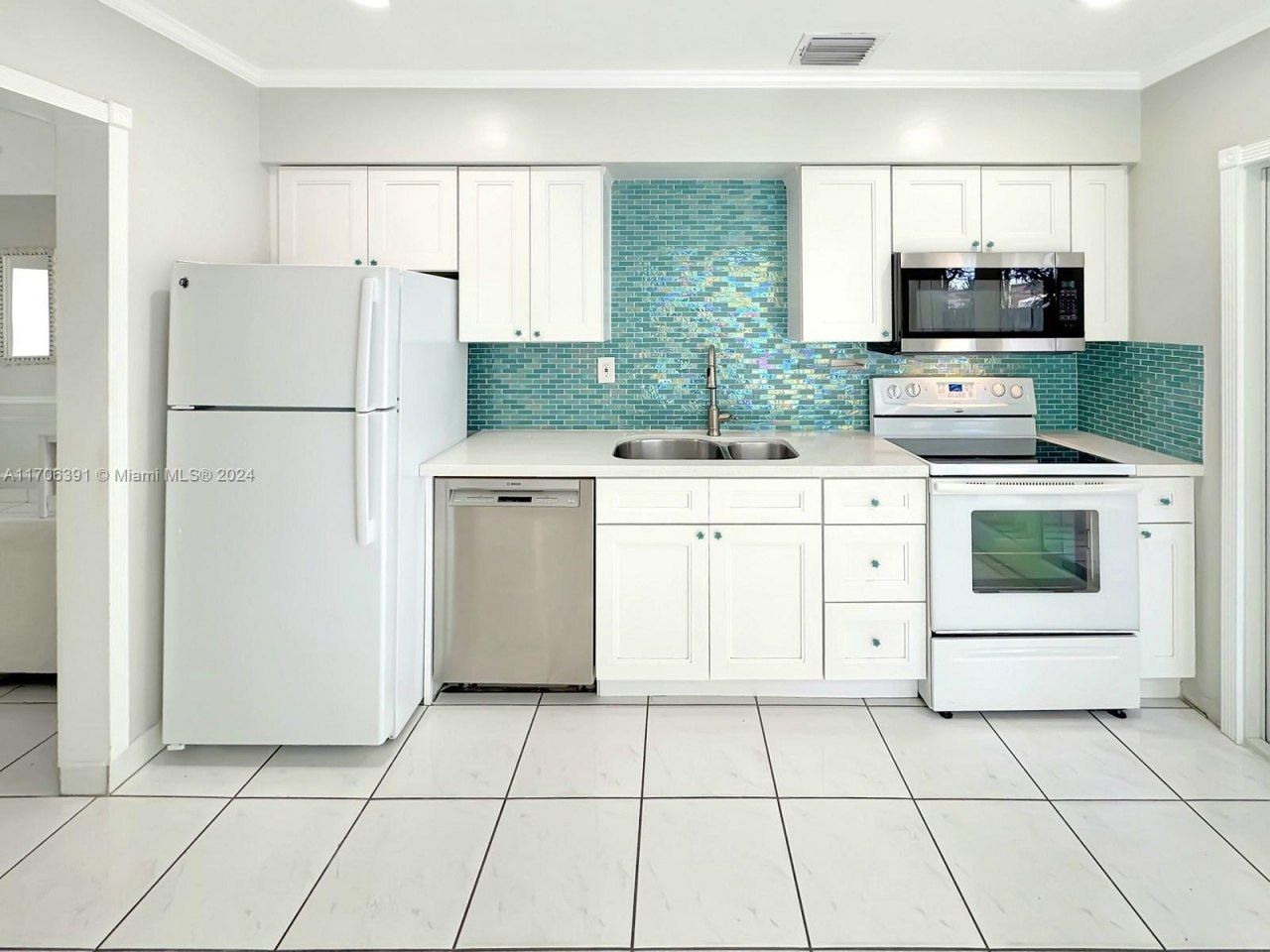 1820 SW 11th Ct, Fort Lauderdale, FL 33312 Photo