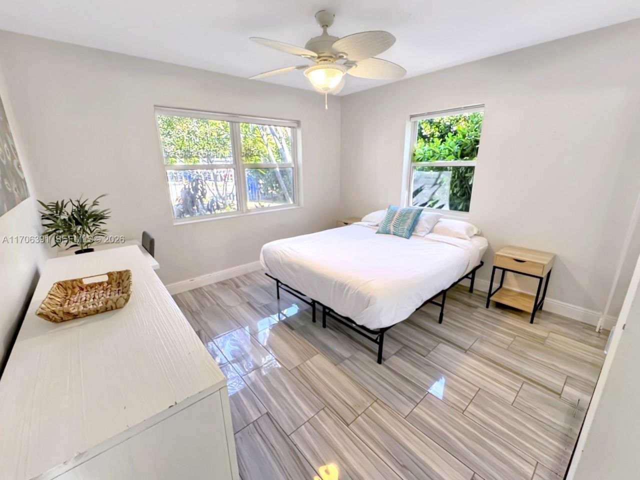 1820 SW 11th Ct, Fort Lauderdale, FL 33312 Photo