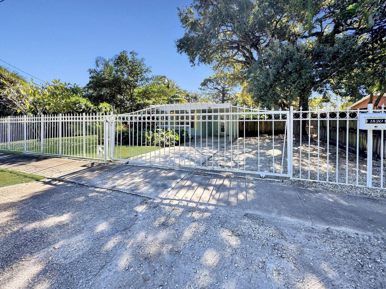 1820 SW 11th Ct, Fort Lauderdale, FL 33312 Photo