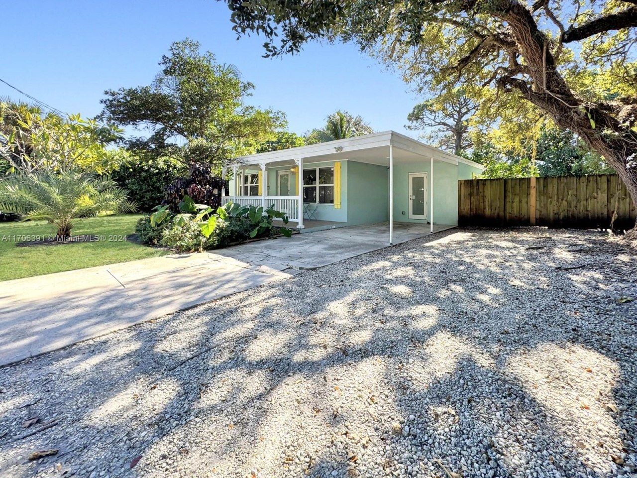 1820 SW 11th Ct, Fort Lauderdale, FL 33312 Photo