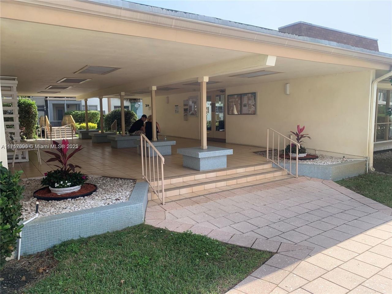 1395 NE 167th St, Unit 209, Miami, FL 33162 Photo