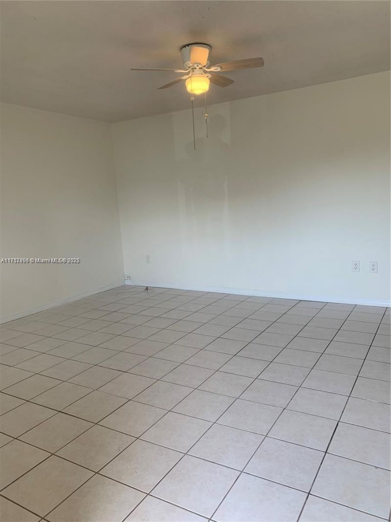 1395 NE 167th St, Unit 209, Miami, FL 33162 Photo