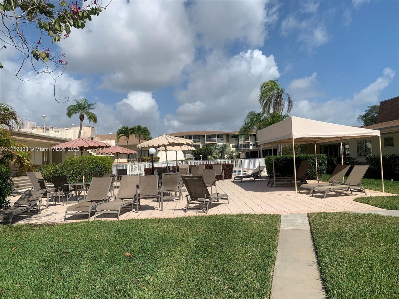 1395 NE 167th St, Unit 209, Miami, FL 33162 Photo