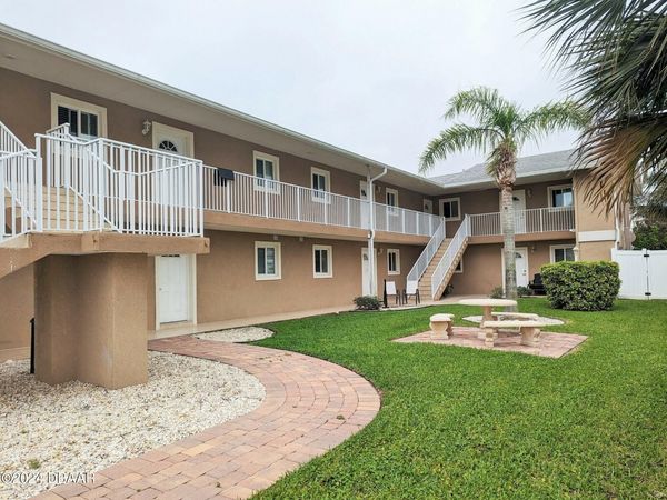 134 Boynton Boulevard, Unit 11, Daytona Beach, FL 32118