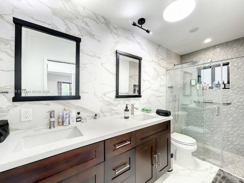 3351 NE 164th St, North Miami Beach, FL 33160 Photo