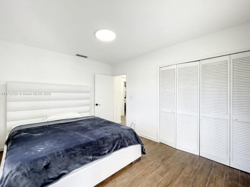 3351 NE 164th St, North Miami Beach, FL 33160 Photo