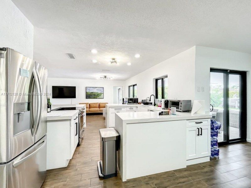 3351 NE 164th St, North Miami Beach, FL 33160 Photo