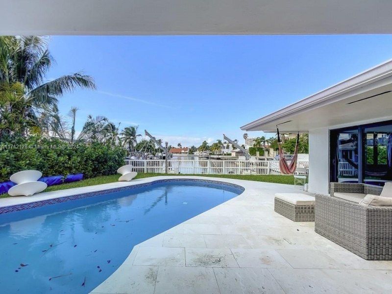 3351 NE 164th St, North Miami Beach, FL 33160 Photo