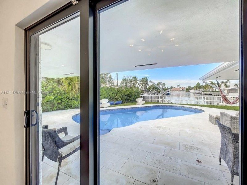 3351 NE 164th St, North Miami Beach, FL 33160 Photo