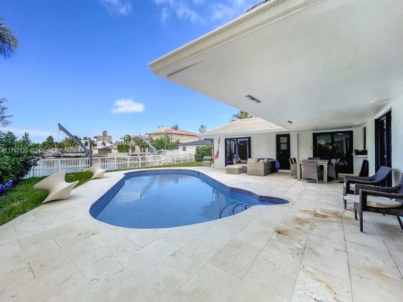 3351 NE 164th St, North Miami Beach, FL 33160 Photo