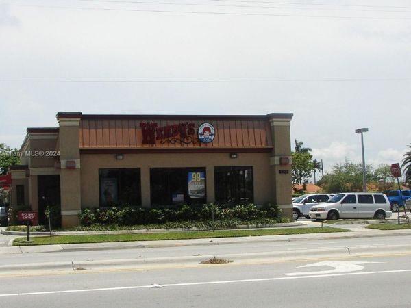 8922 SW 24th St, Miami, FL 33165