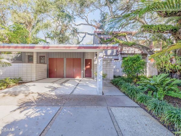 210 Florida Avenue, New Smyrna Beach, FL 32169