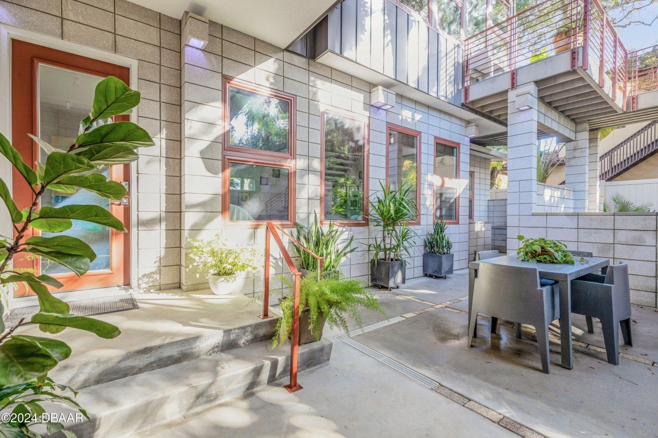 210 Florida Avenue, New Smyrna Beach, FL 32169 Photo