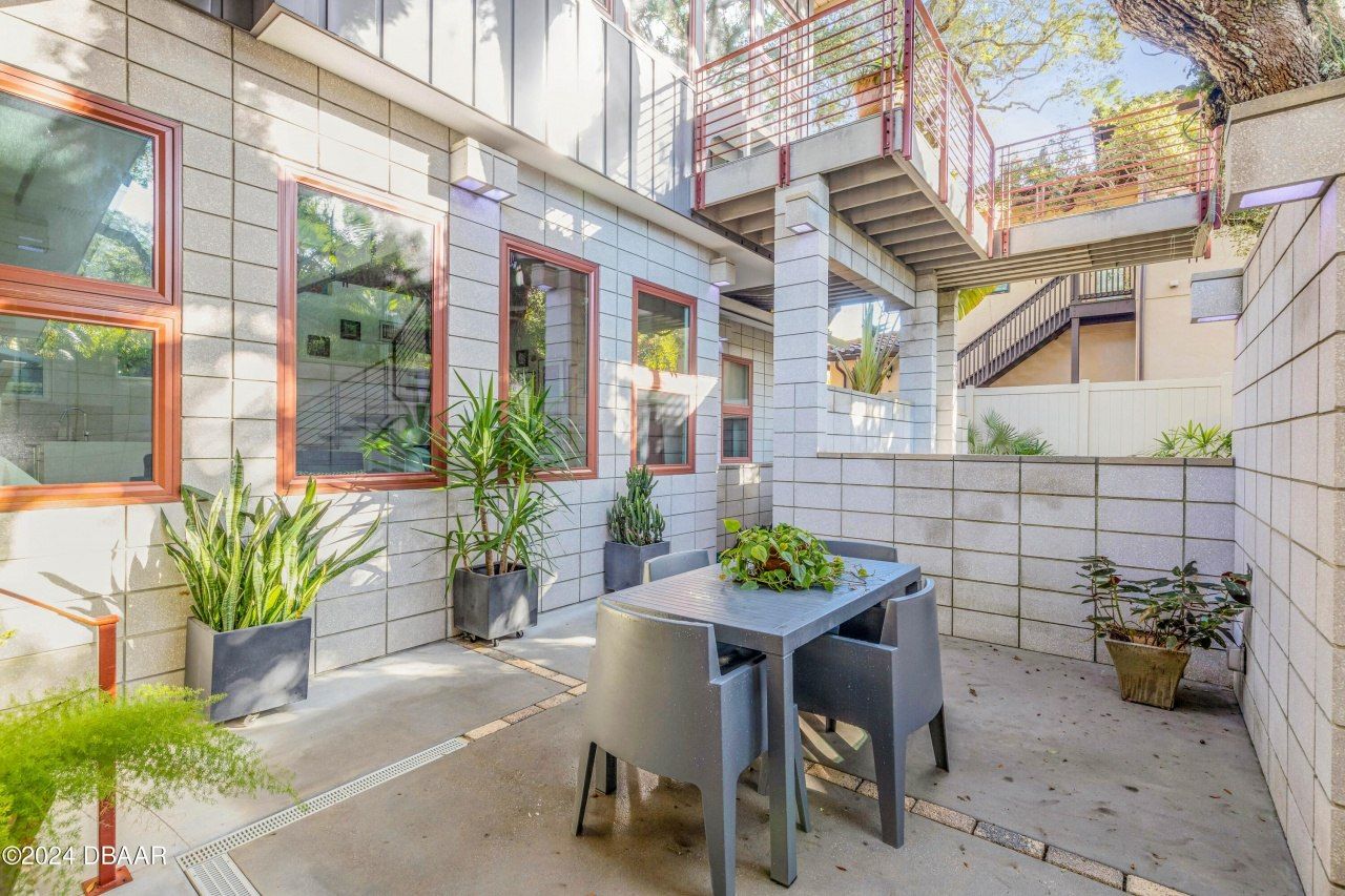 210 Florida Avenue, New Smyrna Beach, FL 32169 Photo