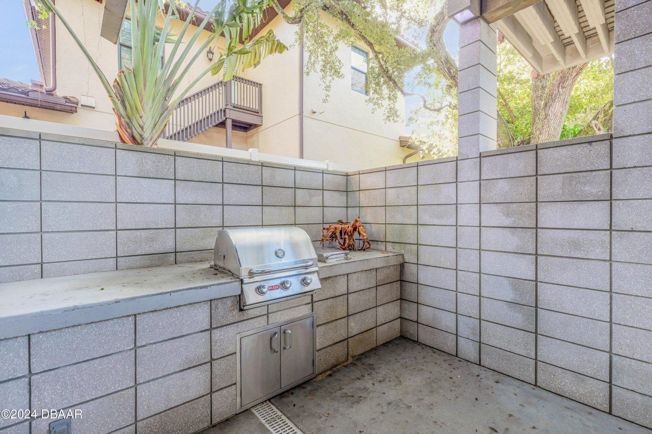 210 Florida Avenue, New Smyrna Beach, FL 32169 Photo