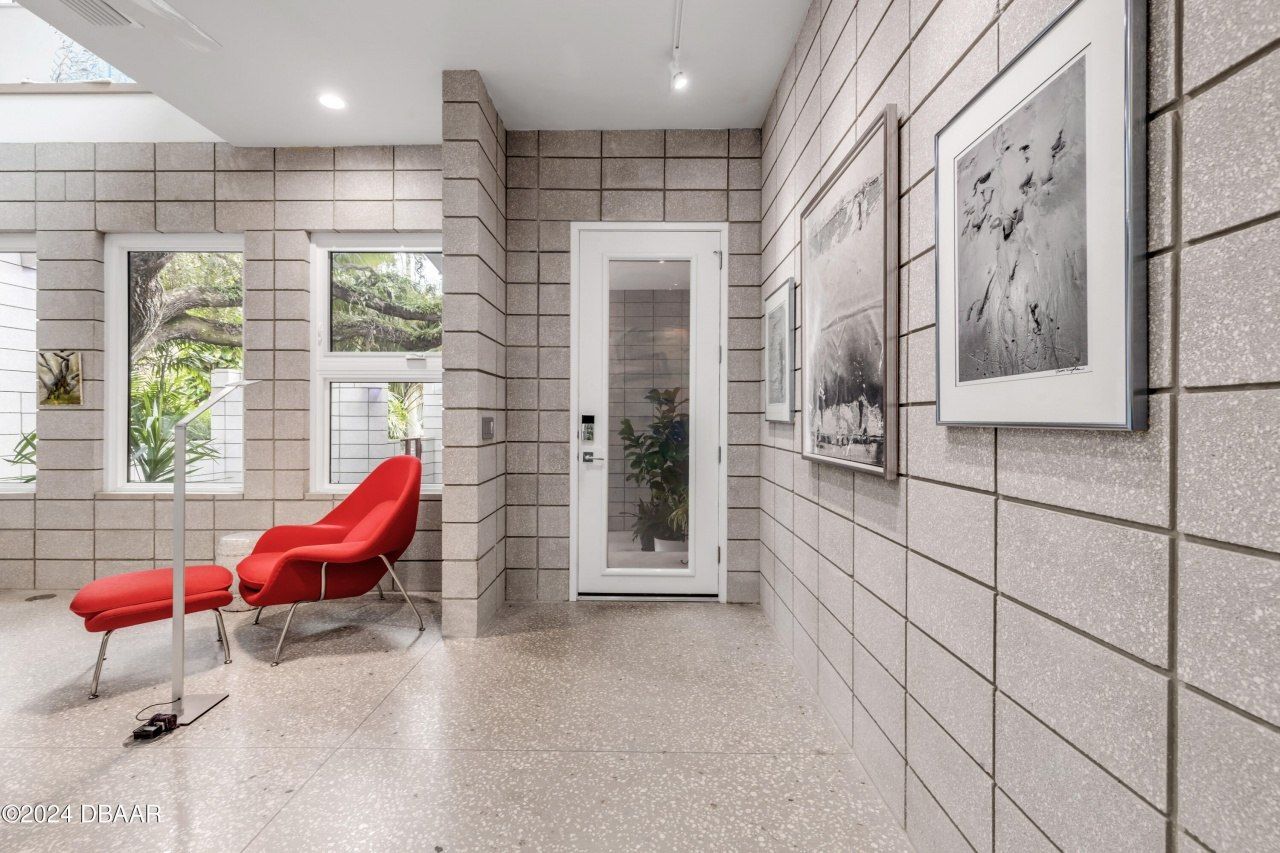 210 Florida Avenue, New Smyrna Beach, FL 32169 Photo