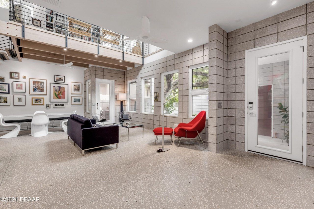 210 Florida Avenue, New Smyrna Beach, FL 32169 Photo