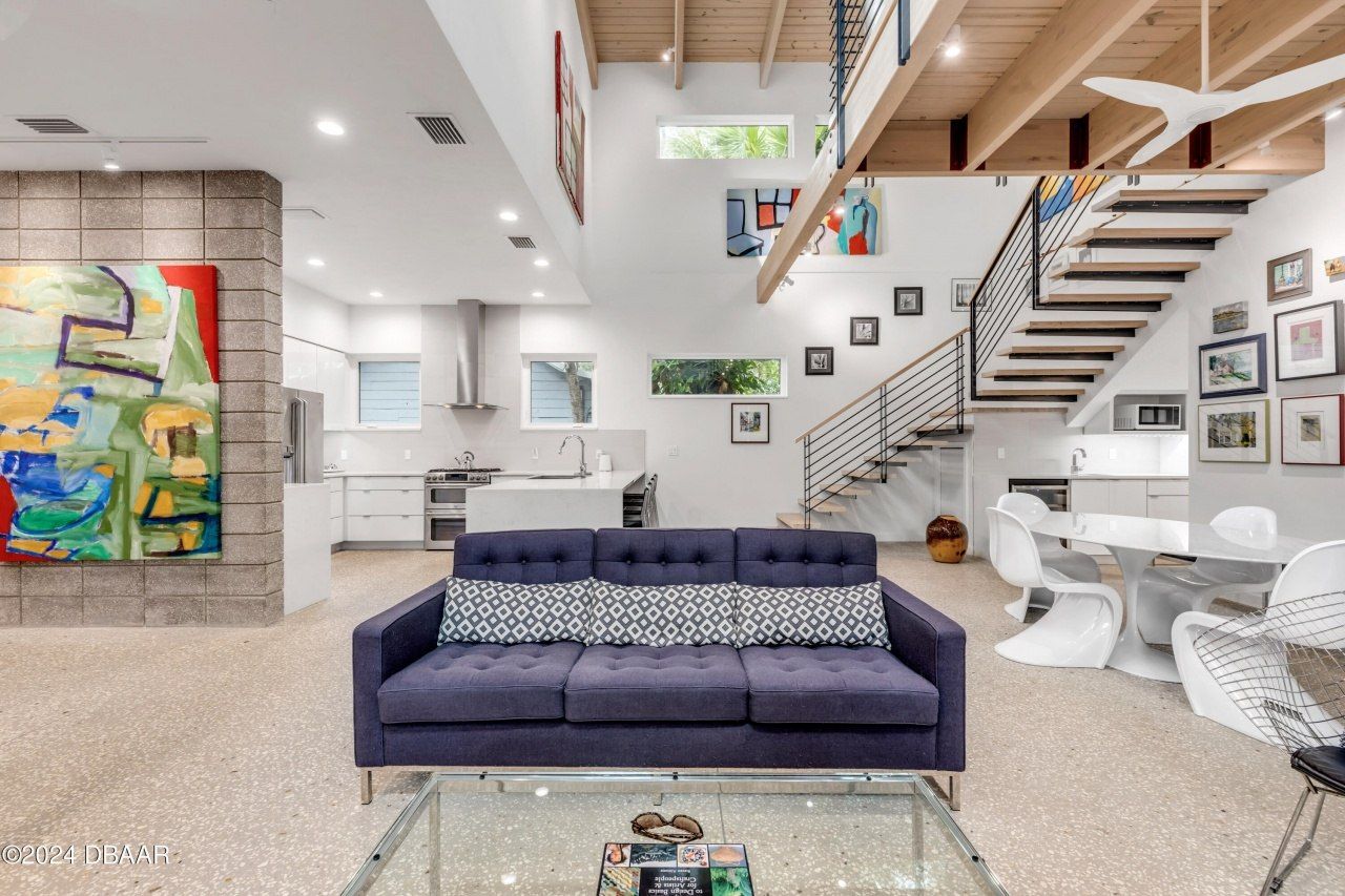 210 Florida Avenue, New Smyrna Beach, FL 32169 Photo