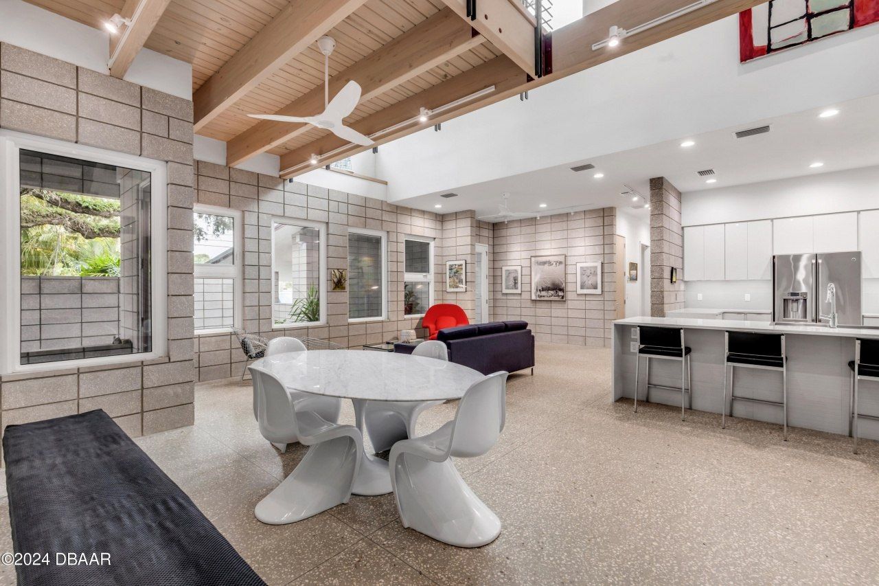 210 Florida Avenue, New Smyrna Beach, FL 32169 Photo