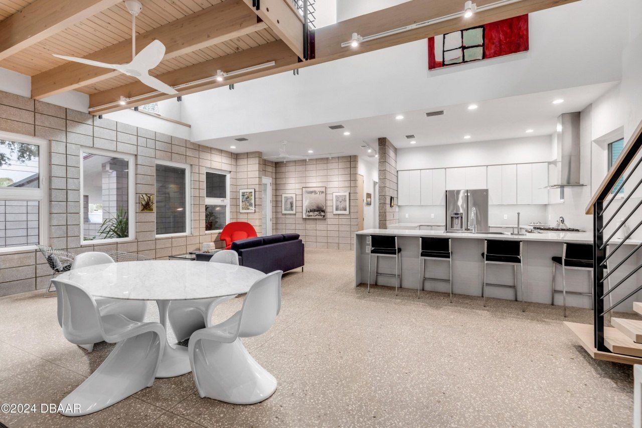 210 Florida Avenue, New Smyrna Beach, FL 32169 Photo